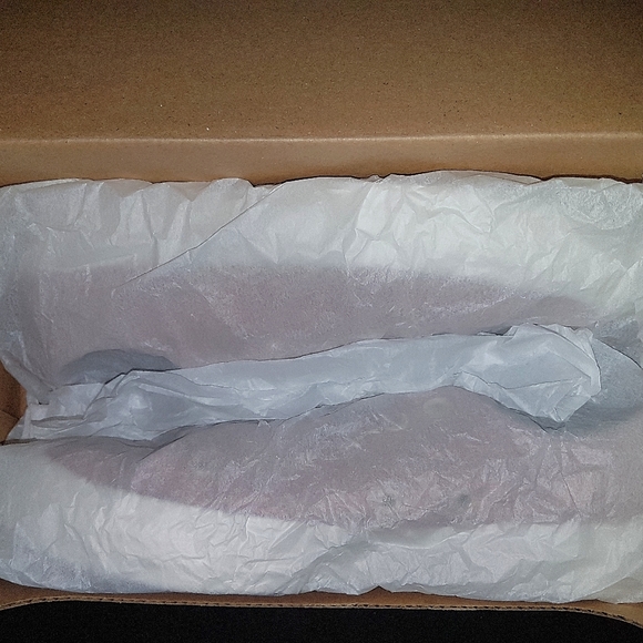 Womens Converse - Picture 3 of 6